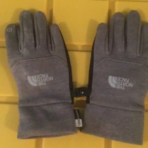North face gloves